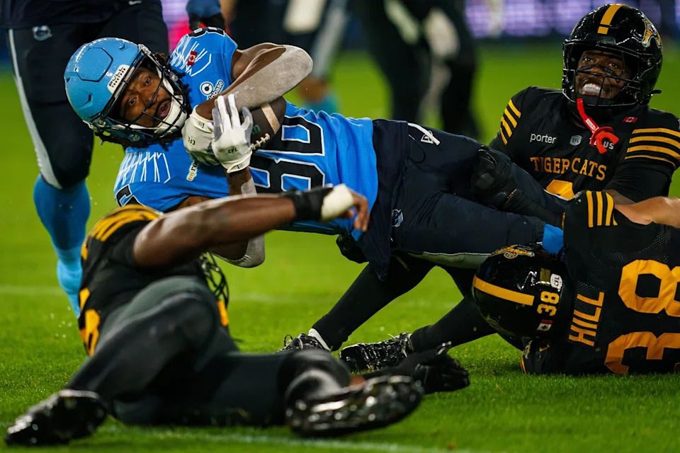 Argos QB Cameron Kelly Delivers Dazzling Spin Move Touchdown Pass to DaVaris Miller in CFL Highlight Play