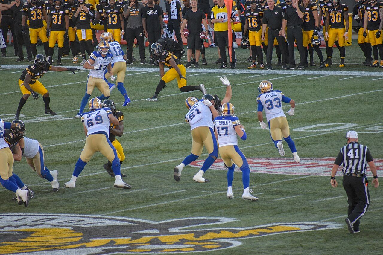 Blue Bombers keep quarterback decision secret ahead of East semifinal