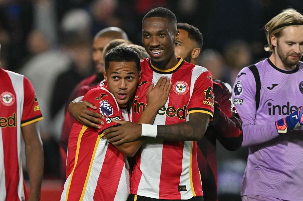 Chelsea's Defensive Woes Deepen in 3-0 Loss to Brentford as Alonso Admits 'Everything Was Disappointing'