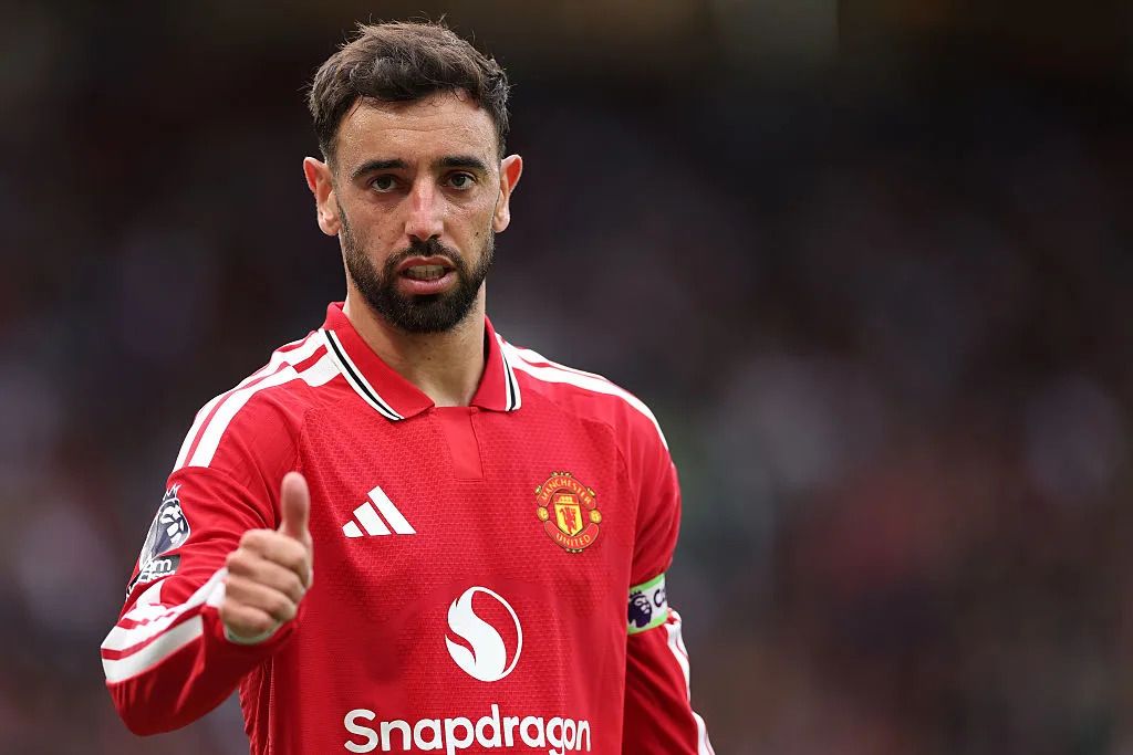 Everton and Manchester United Clash at Hill Dickinson Stadium in Early Premier League Test