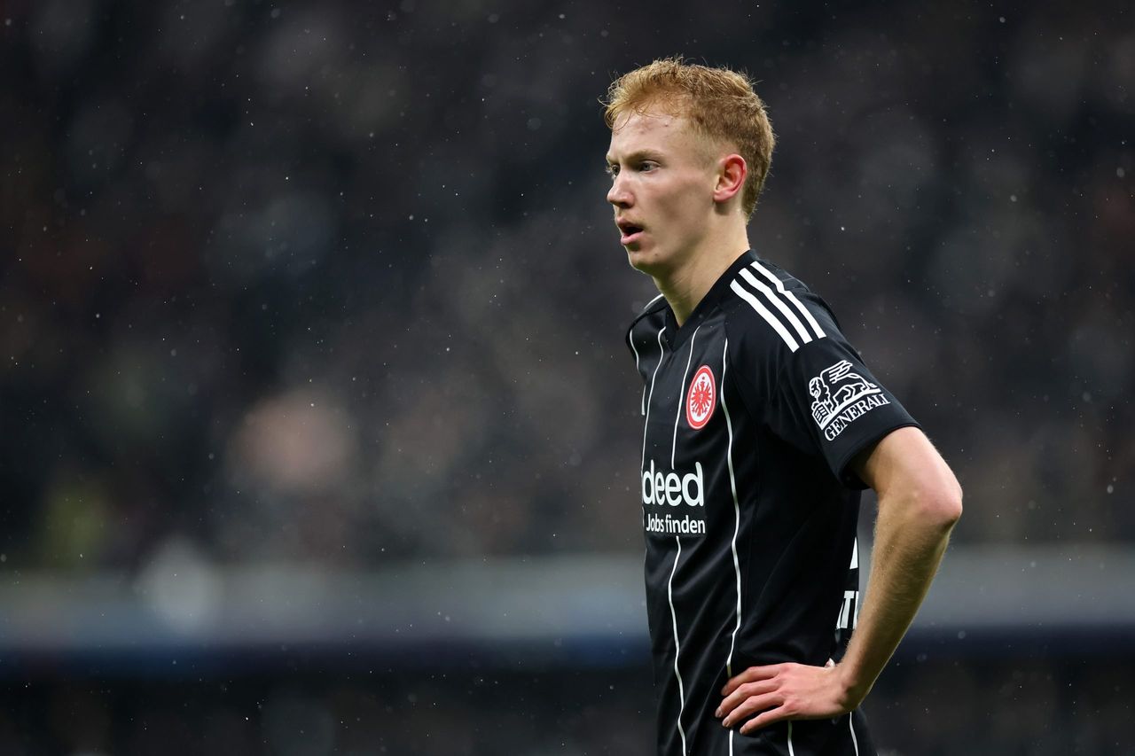 Fulham Close to Securing €25m Deal for Eintracht Frankfurt's Rising Star Hugo Larsson