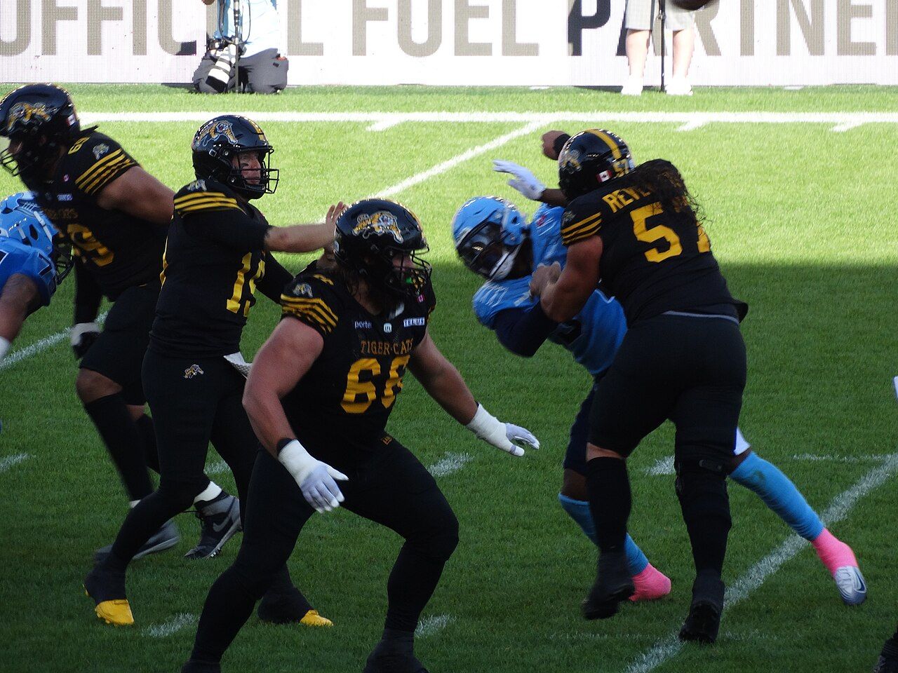 Hamilton Tiger-Cats sign quarterback Bo Levi Mitchell to two-year extension