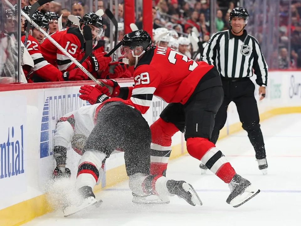 Injured Senators surge to 5-1 start with win in New Jersey