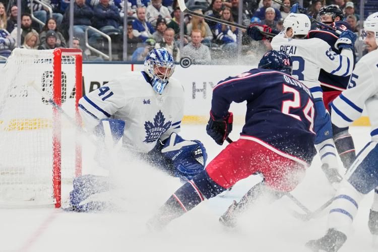 Matthews marks 700th game as Maple Leafs rout Blue Jackets 6-2