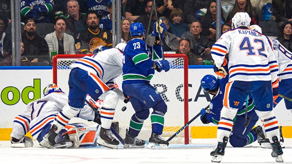 McDavid, Oilers outlast Canucks in wild 9-7 victory