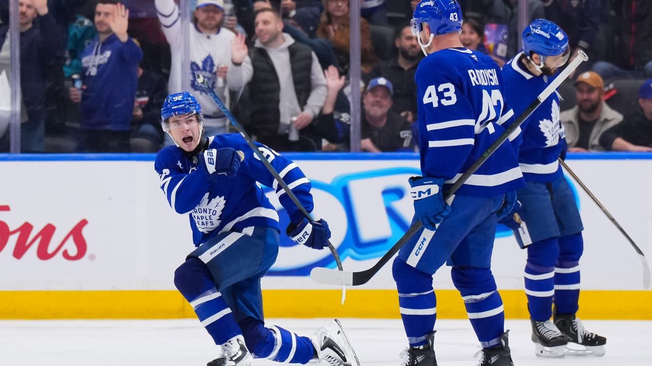 McKenna's power-play goal lifts Maple Leafs over Sharks to end slide