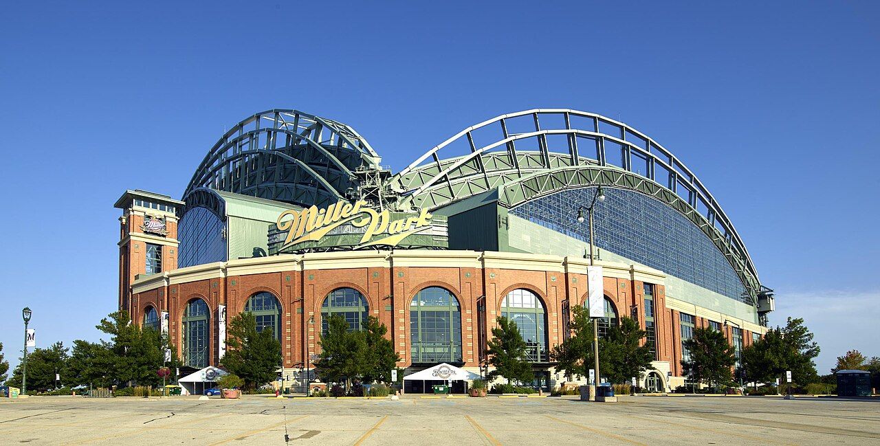 Milwaukee Brewers win first World Series in franchise history