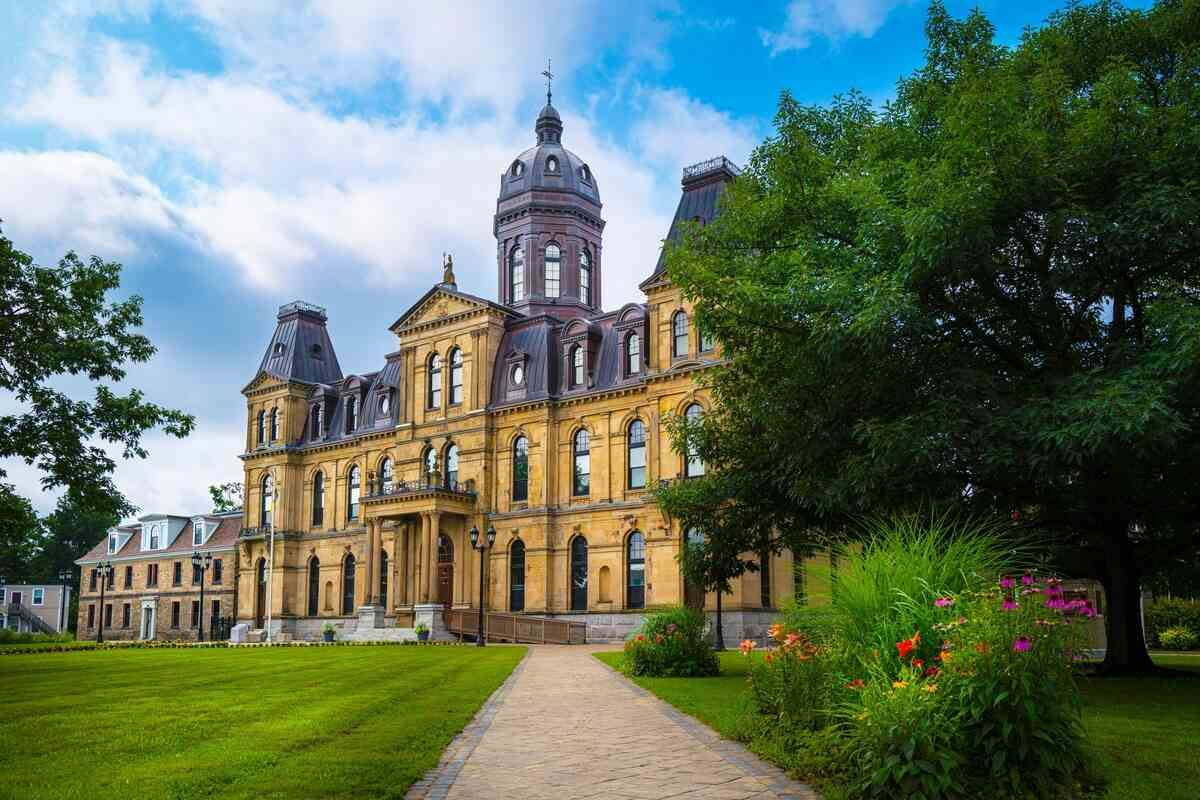 New Brunswick explores legalizing commercial iGaming