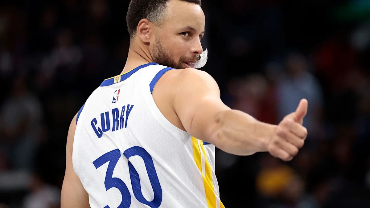 Stephen Curry signs $116M extension to stay with Warriors through 20th NBA season