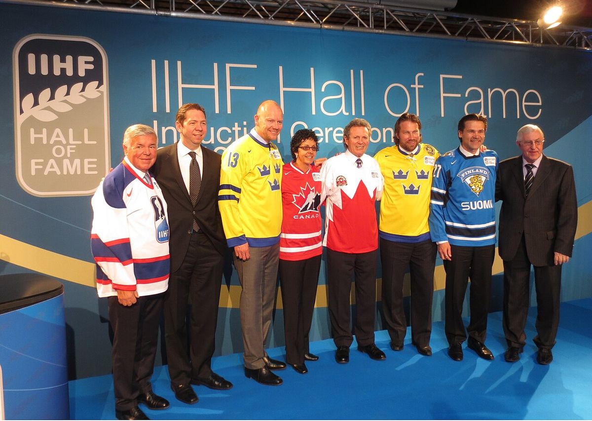 The new members of the w:IIHF Hall of Fame in 2013 (left to right) : Jan-Åke Edvinsson, Gord Miller, Mats Sundin, Danielle Goyette, Paul Hen