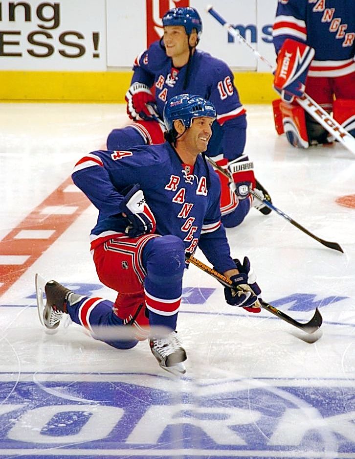 Brendan Shanahan (foreground) and Sean Avery behind him Preseason `07 New York Rangers