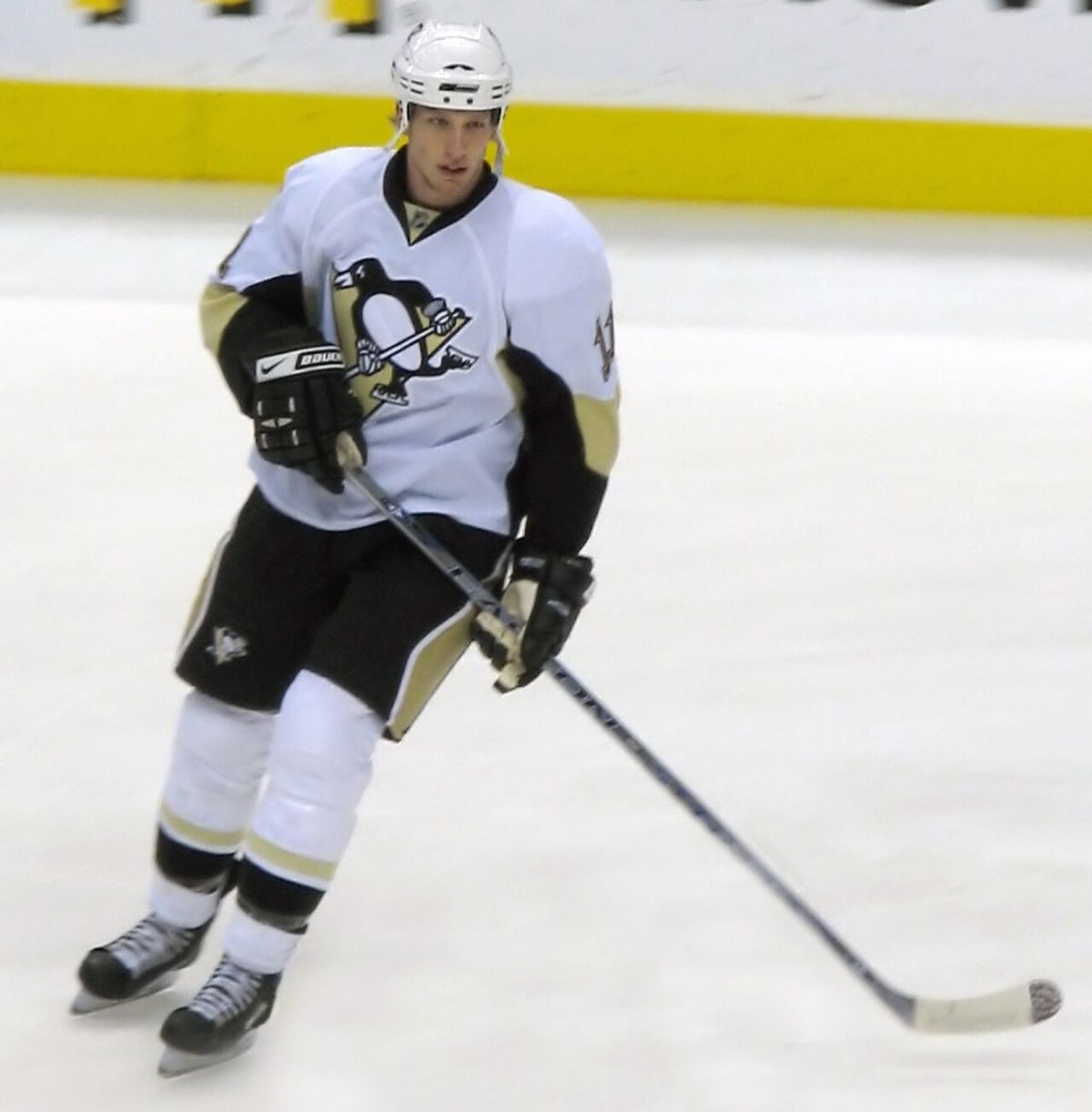 Jordan Staal warming up at GM Place