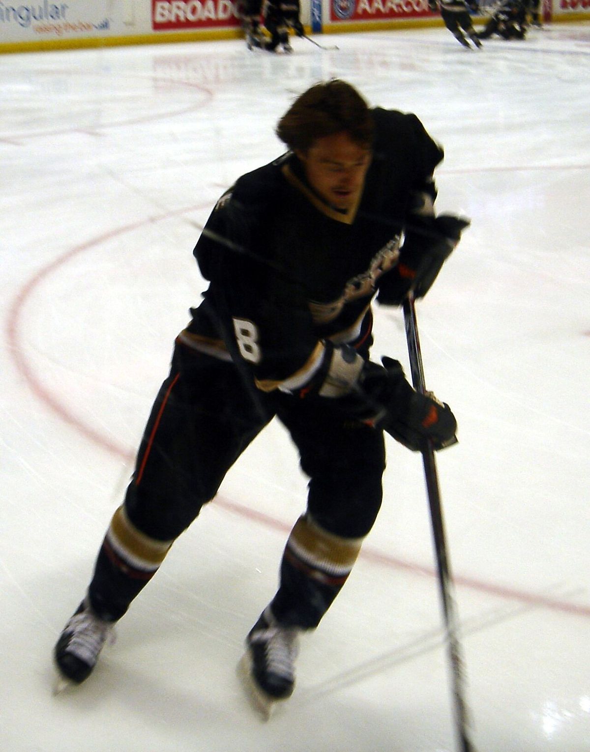 Teemu Selanne of the Anaheim Ducks during a pre-game warm-up. Anaheim, CA, USA.