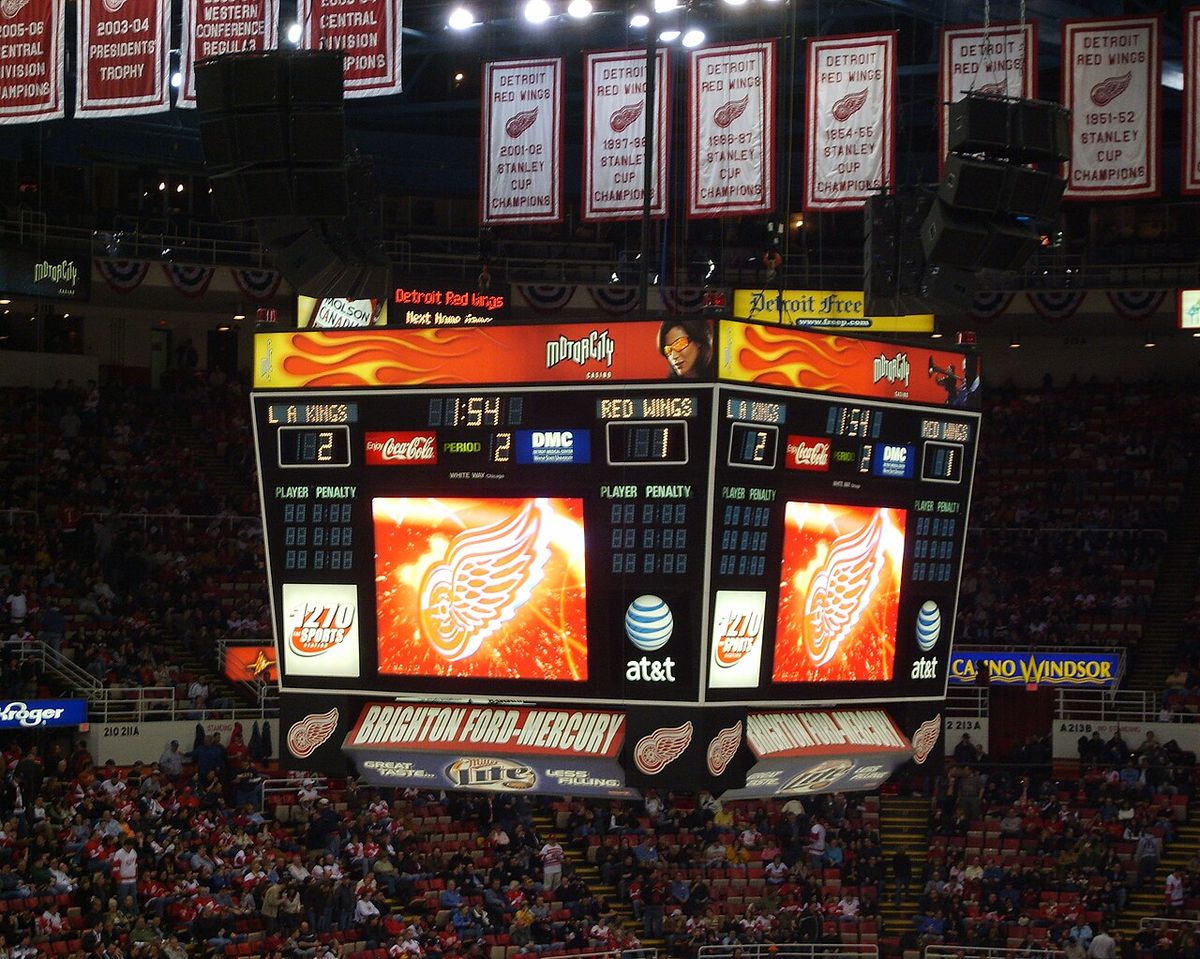 This photo was taken by me, en:User:Schmackity during a game between the Detroit Red Wings and the Los Angeles Kings on March 9, 2007 at Joe
