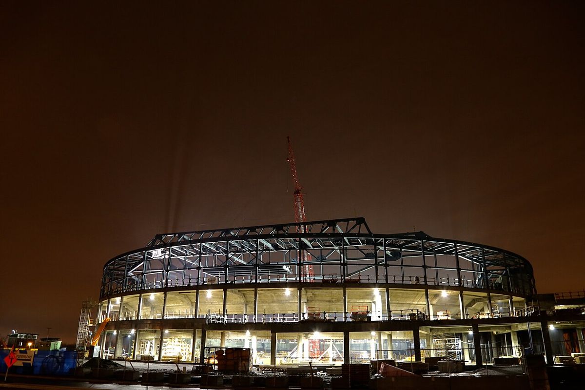 Chantier de construction de la Place Bell à Laval
